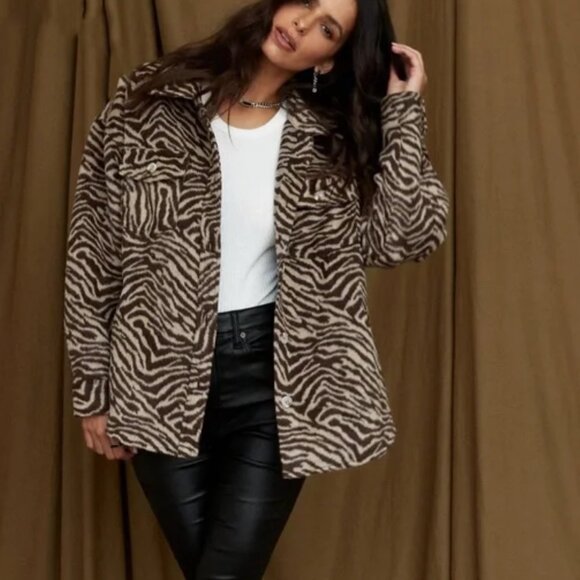 Savanna Shacket - Picture 7 of 8